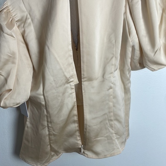 NWT ASTR Satin Balloon Puff Sleeve Top - Picture 6 of 11